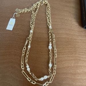Kendra Scott necklace